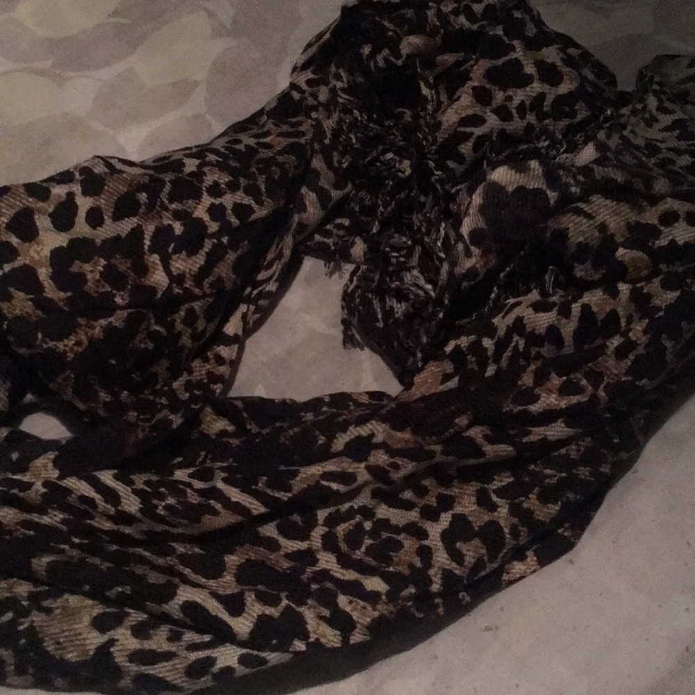 Hare Leopard scarf